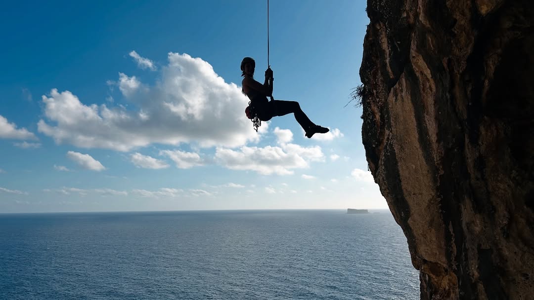 Rita Saliba climbing